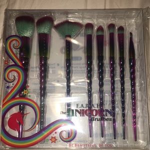 Holographic Unicorn Brushes